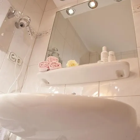 מלון Felsenkeller רודסהיים אם ריין