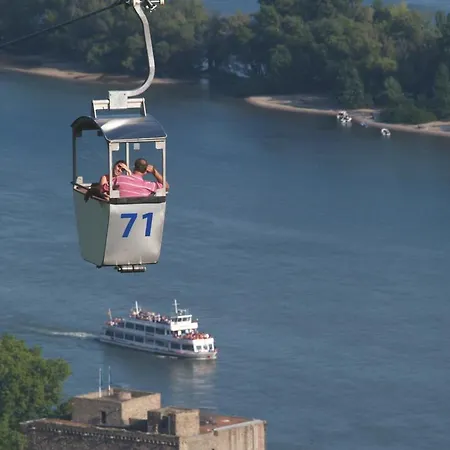 Felsenkeller מלון 3*